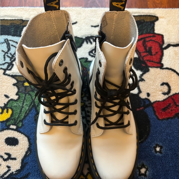 Dr Martens JADON white Men's  US 7 women's US size 8 - Picture 2 of 4